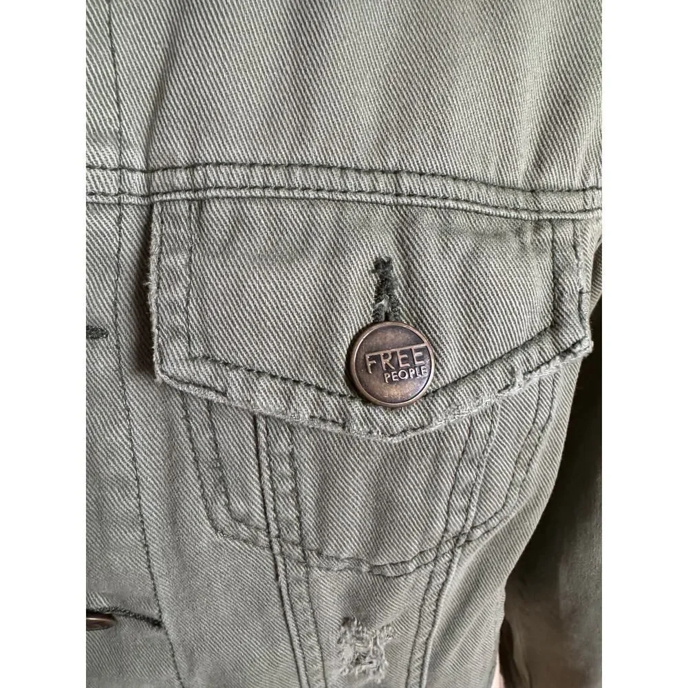 Free People Women's Green Distressed Jean Jacket sz‎ 6 EUC Soft Cotton